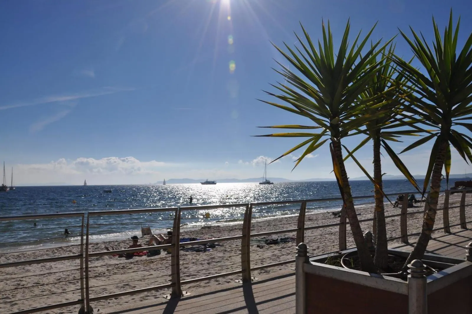 Appartement Studio Sur Le Port De Hyeres - A 2Min Des Plages, Clim & Balcon